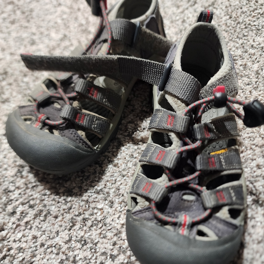 Kids KEEN sandals